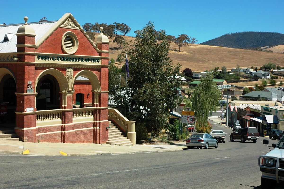 The Post Office and main street in Omeo